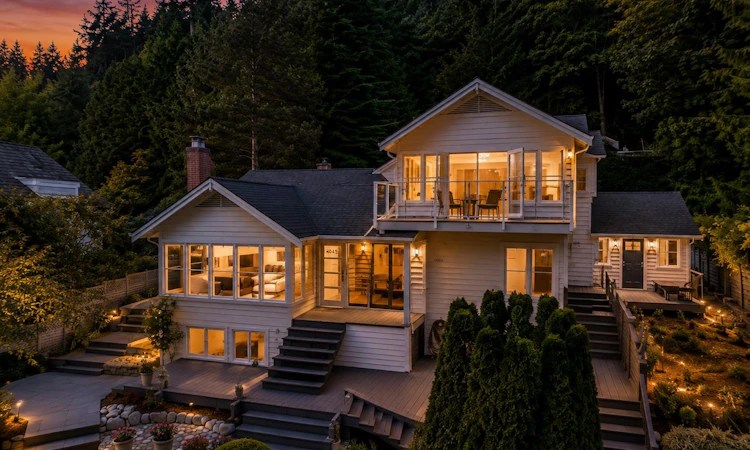 4043 Rose Crescent