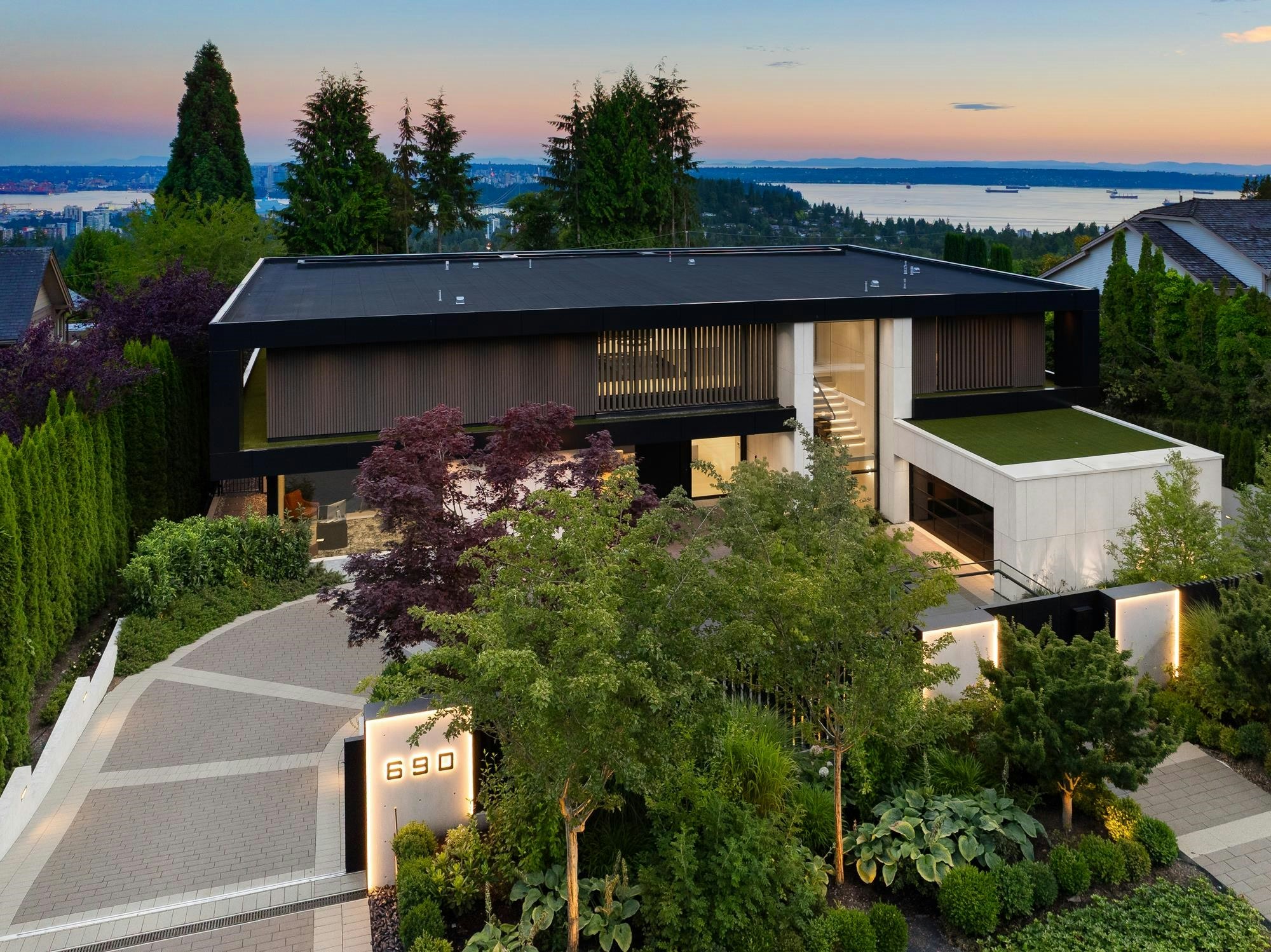 690 Knockmaroon Road, West Vancouver, BC, V7S 1R6