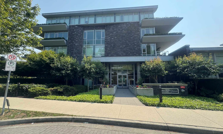 402-866 Arthur Erickson Place