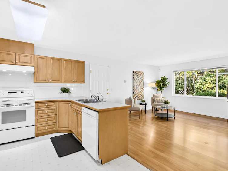 105-13888 70 Avenue, Surrey, BC, V3W 0R8 - 14