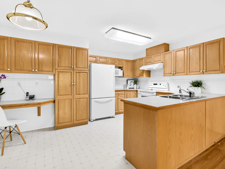 105-13888 70 Avenue, Surrey, BC, V3W 0R8 - 13