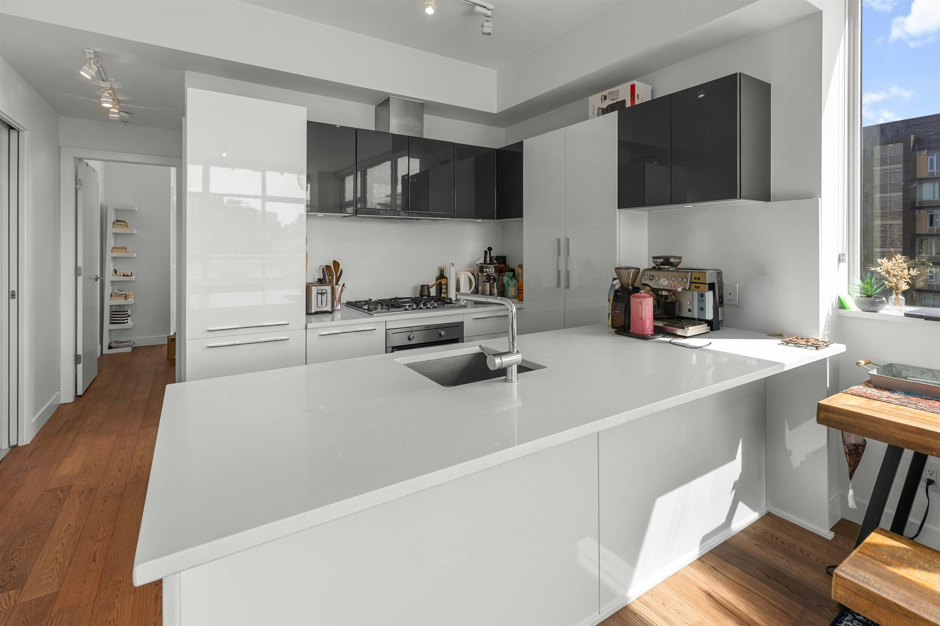 1001-108 E 1st Avenue, Vancouver, BC, V5T 0E4 - 2