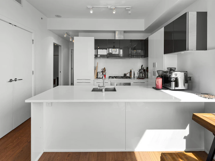 1001-108 E 1st Avenue, Vancouver, BC, V5T 0E4