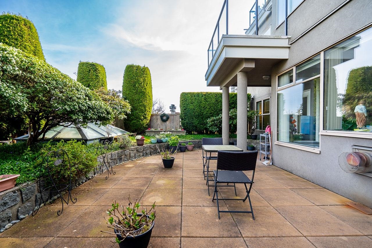 204-1765 Marine Drive, West Vancouver, BC, V7V 1J5