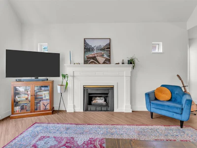 309-7455 Moffatt Road - 2