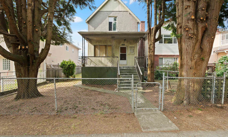 2673 Pandora Street