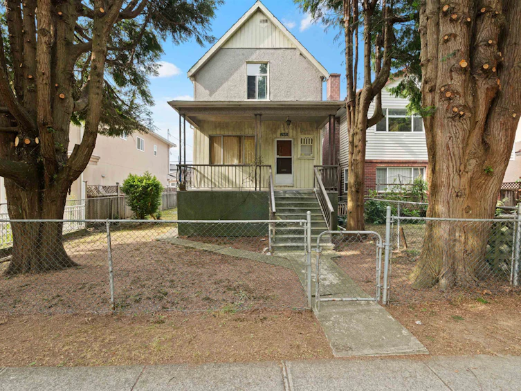 2673 Pandora Street, Vancouver, BC, V5K 1V9