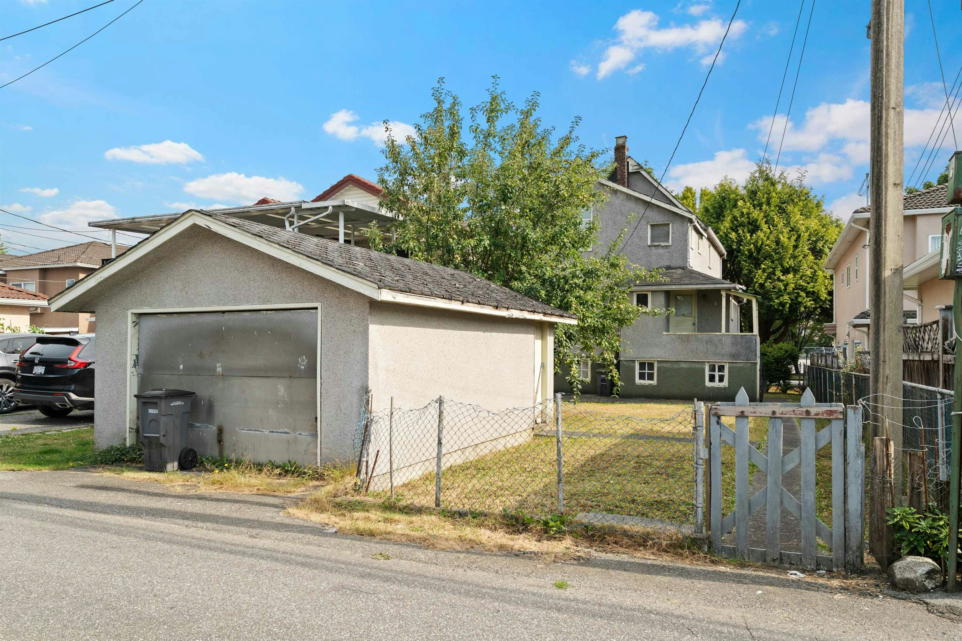 2673 Pandora Street - 4