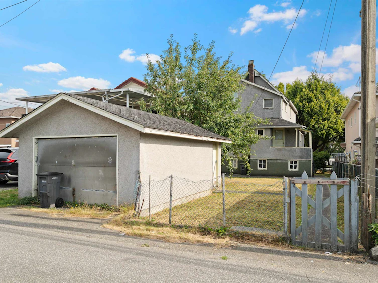 2673 Pandora Street, Vancouver, BC, V5K 1V9 - 4