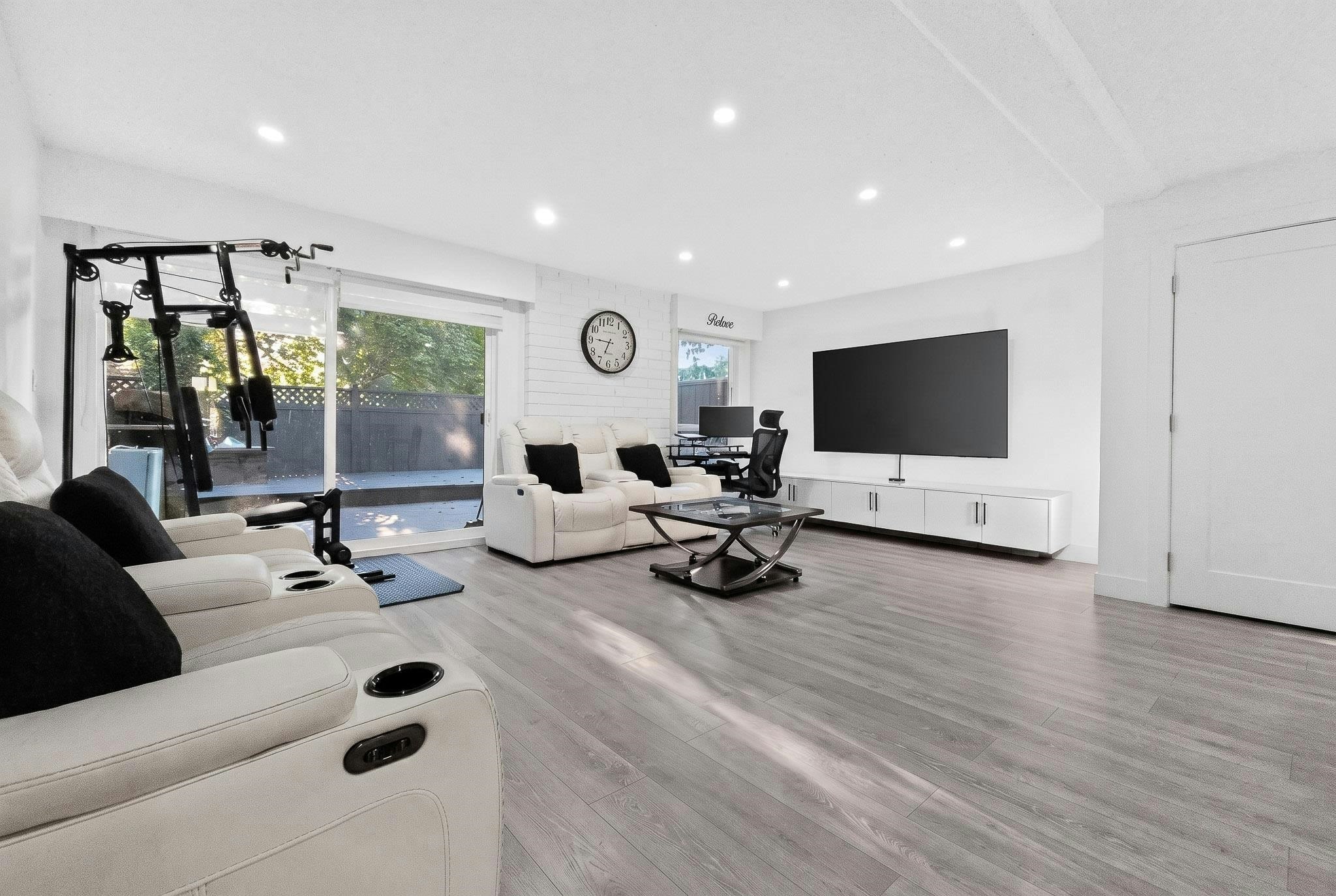 211-13931 74 Avenue - 3
