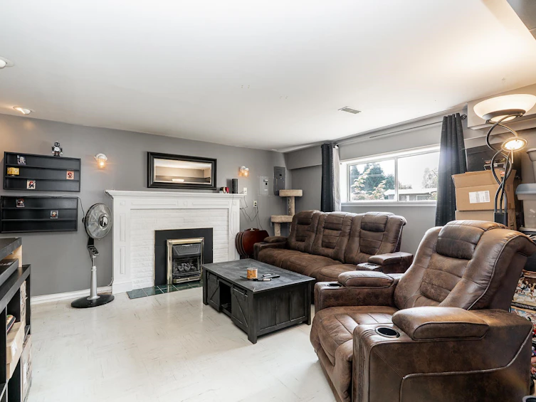 635 Midvale Street, Coquitlam, BC, V3J 6M1 - 19