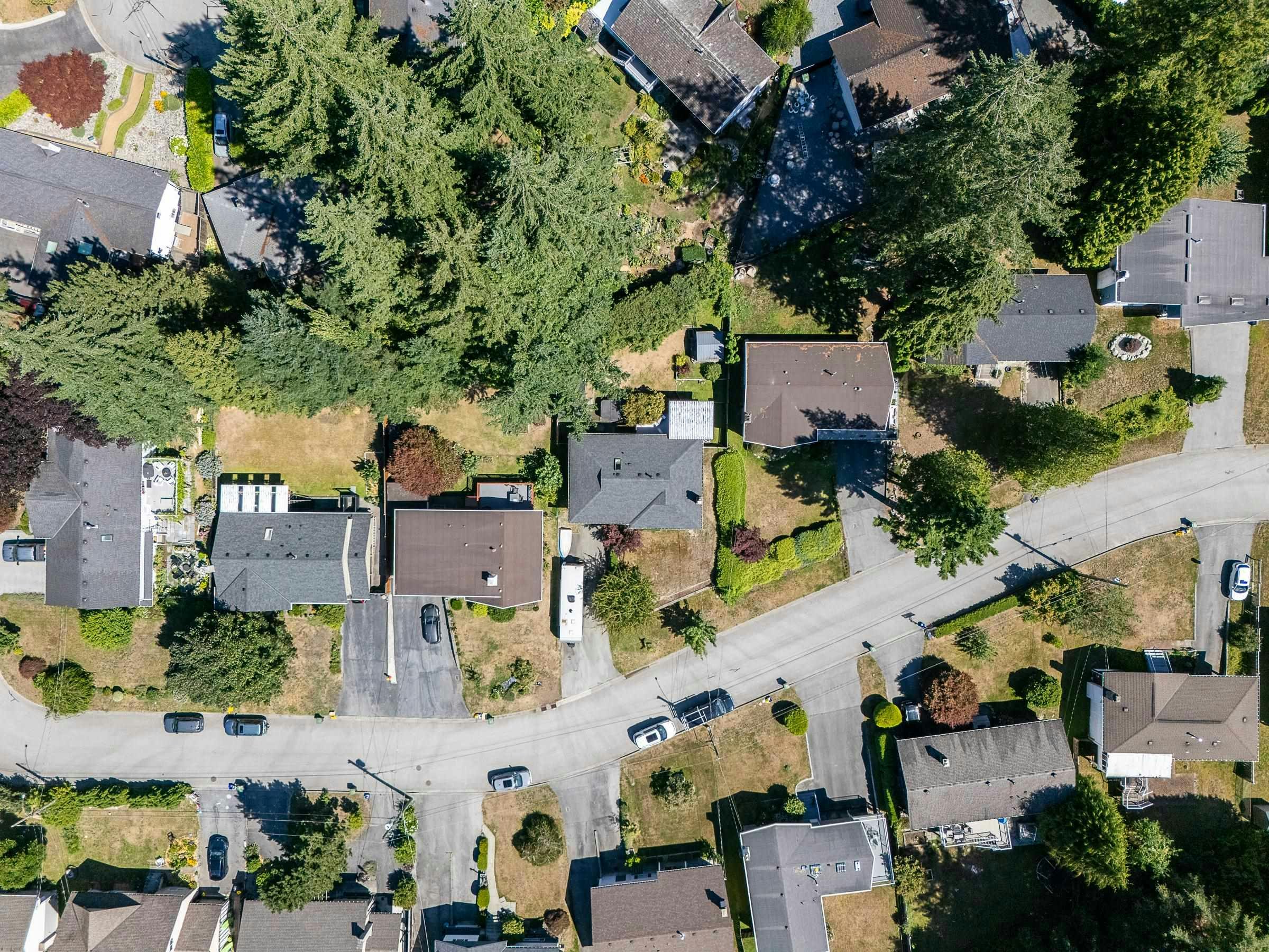 635 Midvale Street, Coquitlam, BC, V3J 6M1 - 37