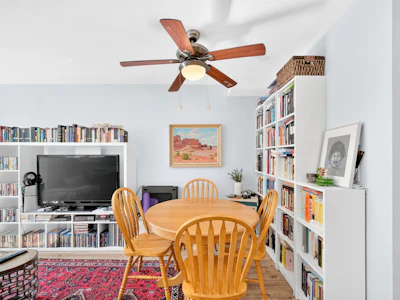 10-1561 Booth Avenue - 3