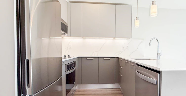 400-3588 Hull, Vancouver, BC, V5N 4R9 - 11