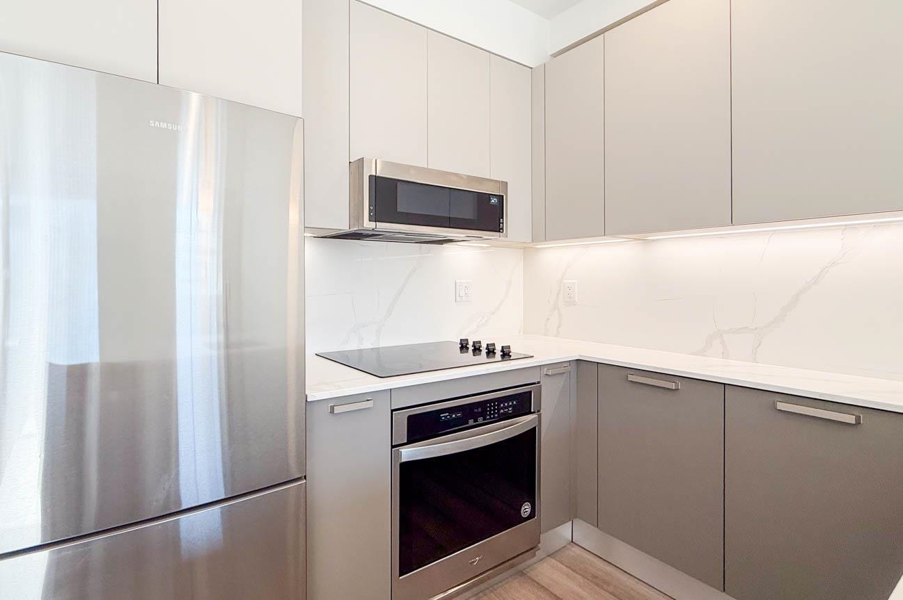 400-3588 Hull, Vancouver, BC, V5N 4R9 - 10