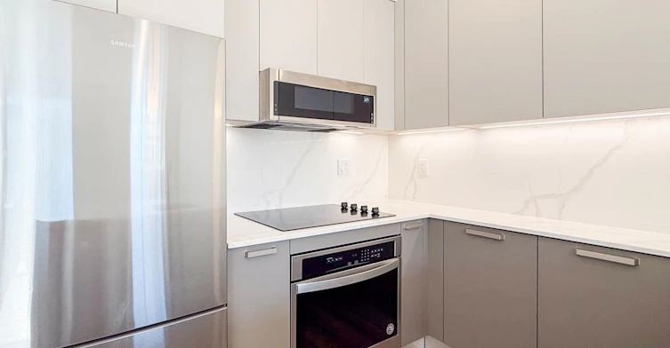 400-3588 Hull, Vancouver, BC, V5N 4R9 - 10