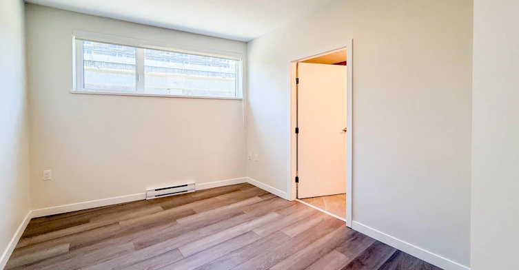 400-3588 Hull, Vancouver, BC, V5N 4R9 - 14