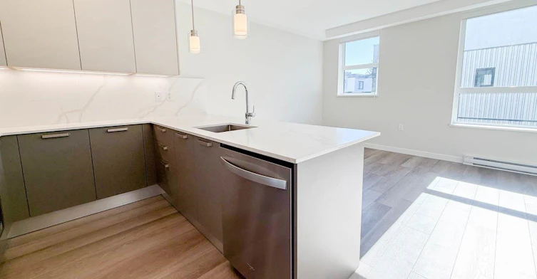 400-3588 Hull, Vancouver, BC, V5N 4R9 - 12