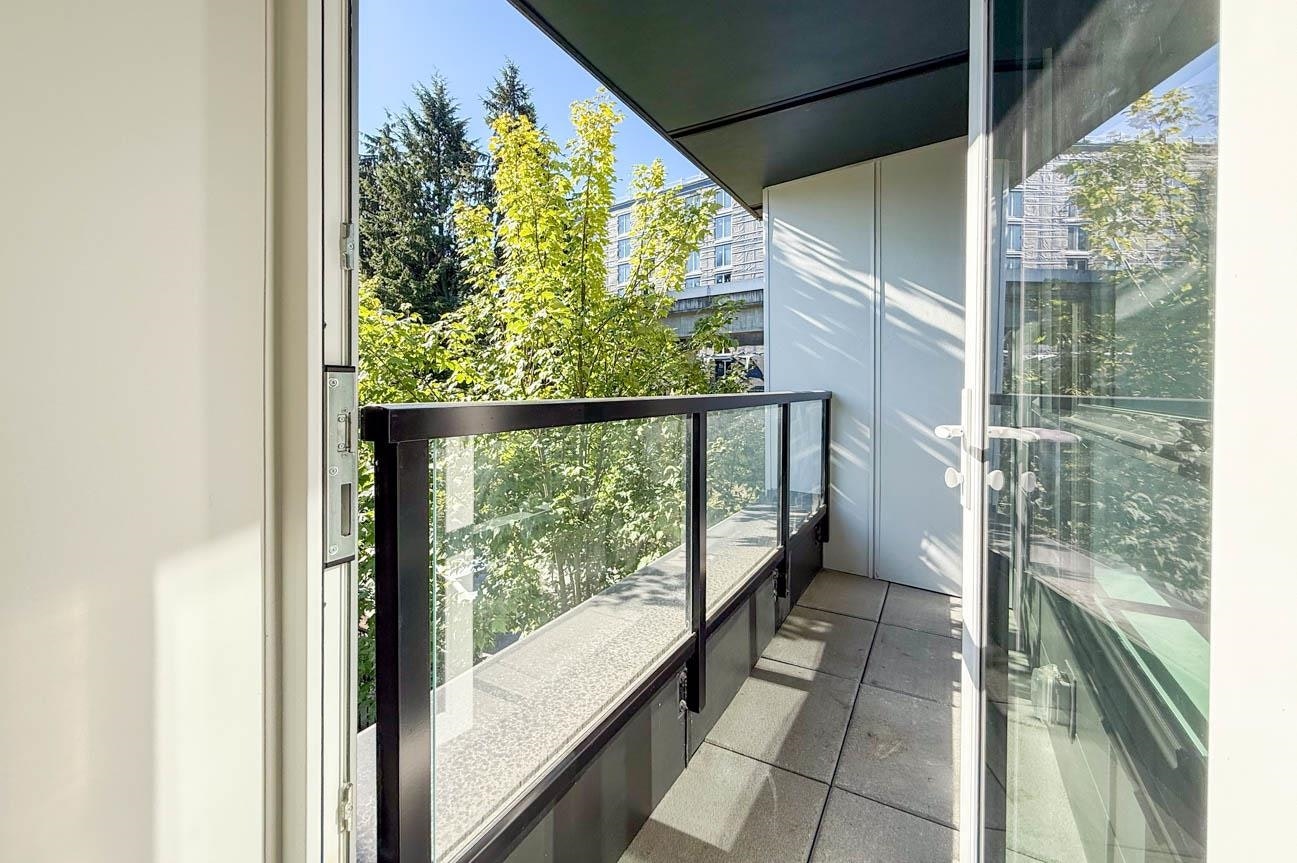 400-3588 Hull, Vancouver, BC, V5N 4R9 - 9