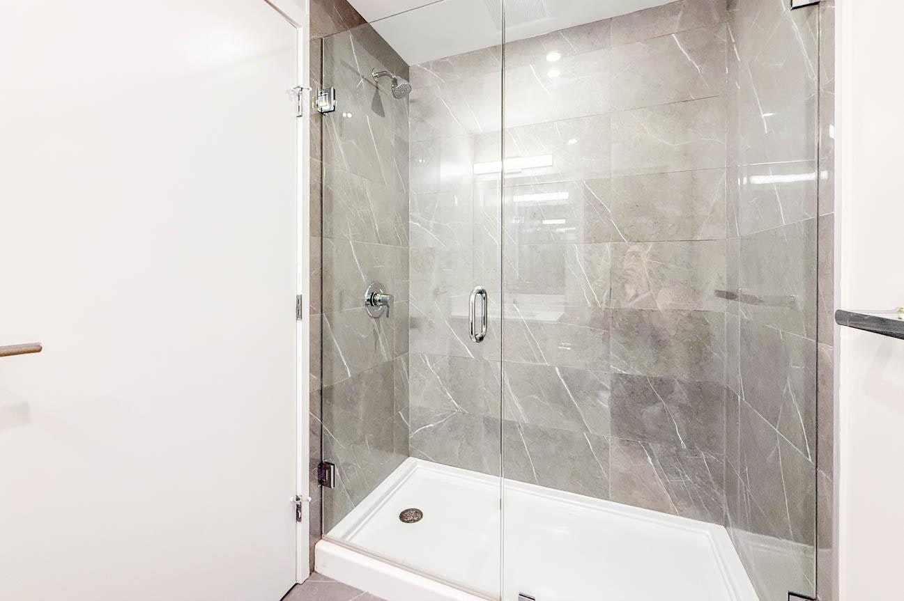 400-3588 Hull, Vancouver, BC, V5N 4R9 - 17