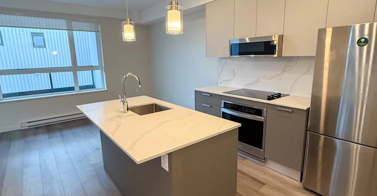 204-3588 Hull Street, Vancouver, BC, V5N 4R9 - 2
