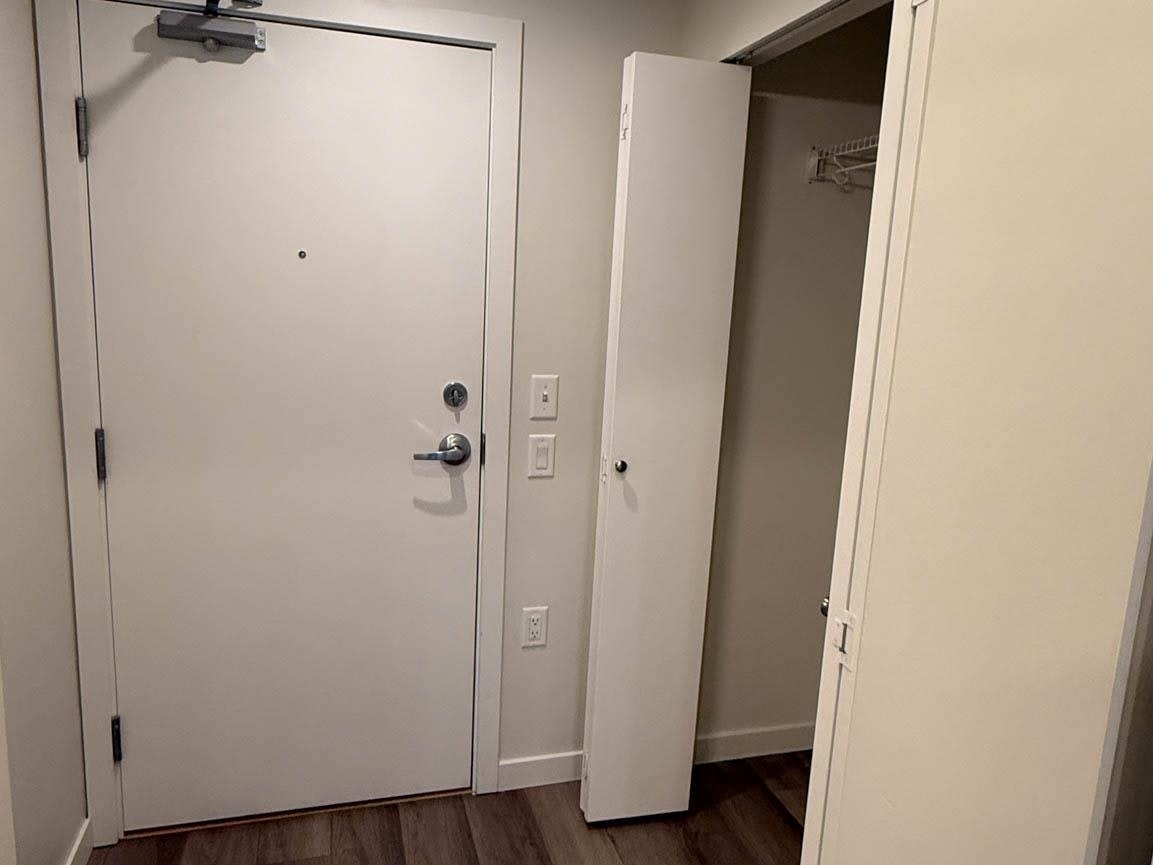 204-3588 Hull Street, Vancouver, BC, V5N 4R9 - 3
