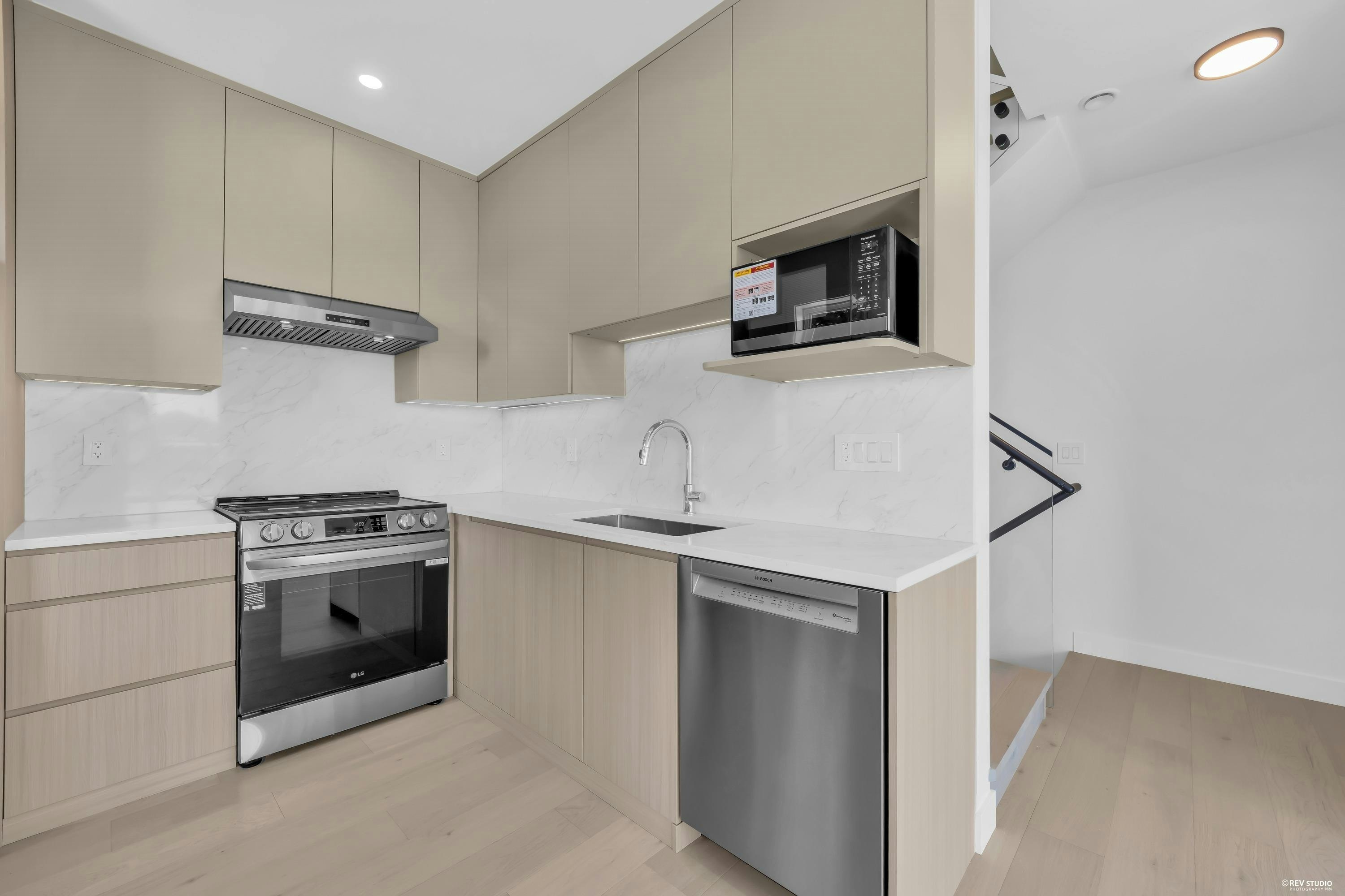 1-3800 Pender Street, Burnaby, BC, V5C 2L5 - 5
