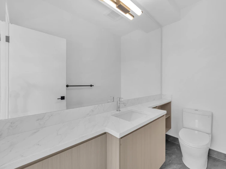 1-3800 Pender Street, Burnaby, BC, V5C 2L5 - 14