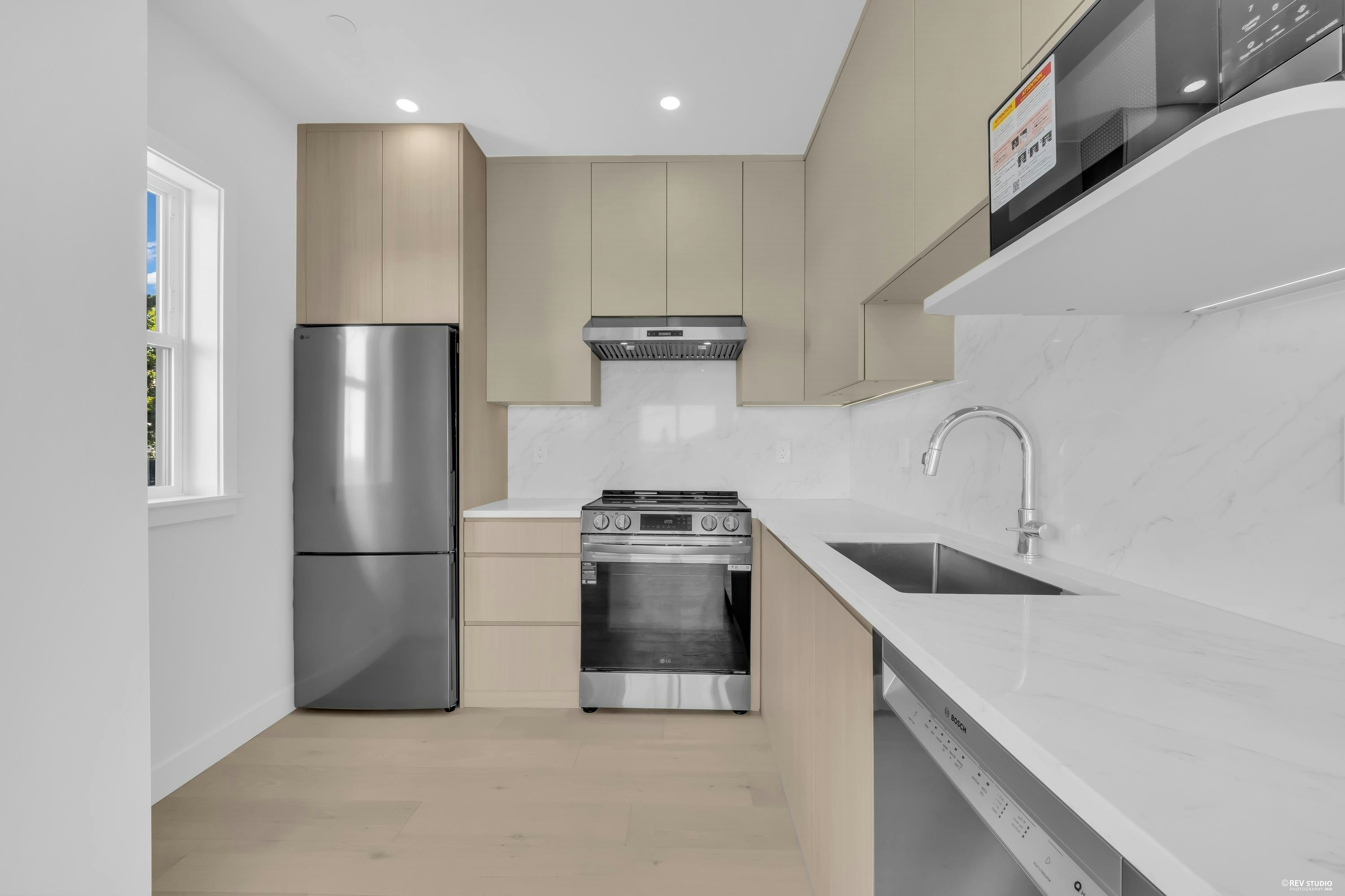 1-3800 Pender Street, Burnaby, BC, V5C 2L5 - 7