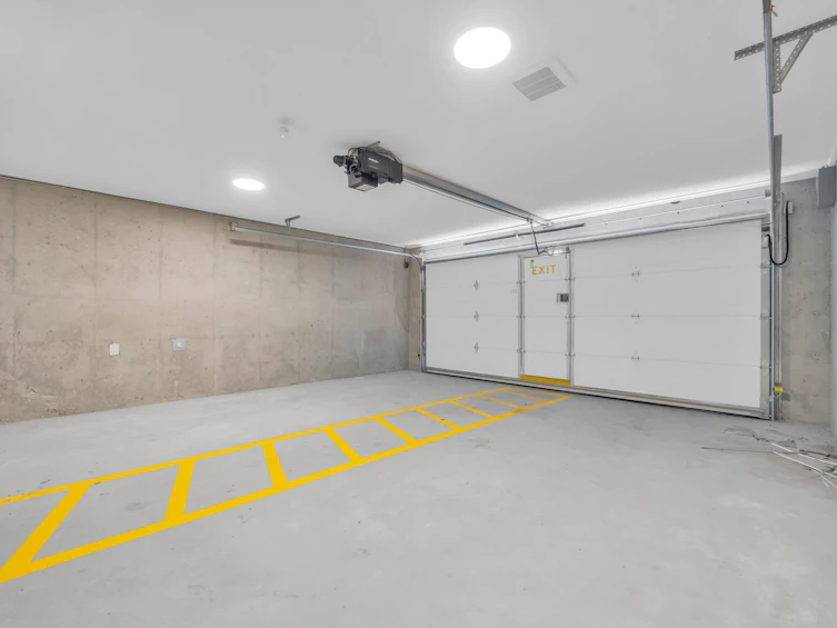 1-3800 Pender Street, Burnaby, BC, V5C 2L5 - 39