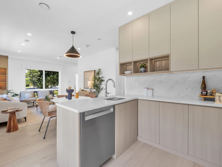 2-3800 Pender Street, Burnaby, BC, V5C 2L5 - 7