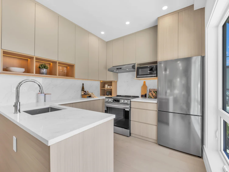 2-3800 Pender Street, Burnaby, BC, V5C 2L5 - 6
