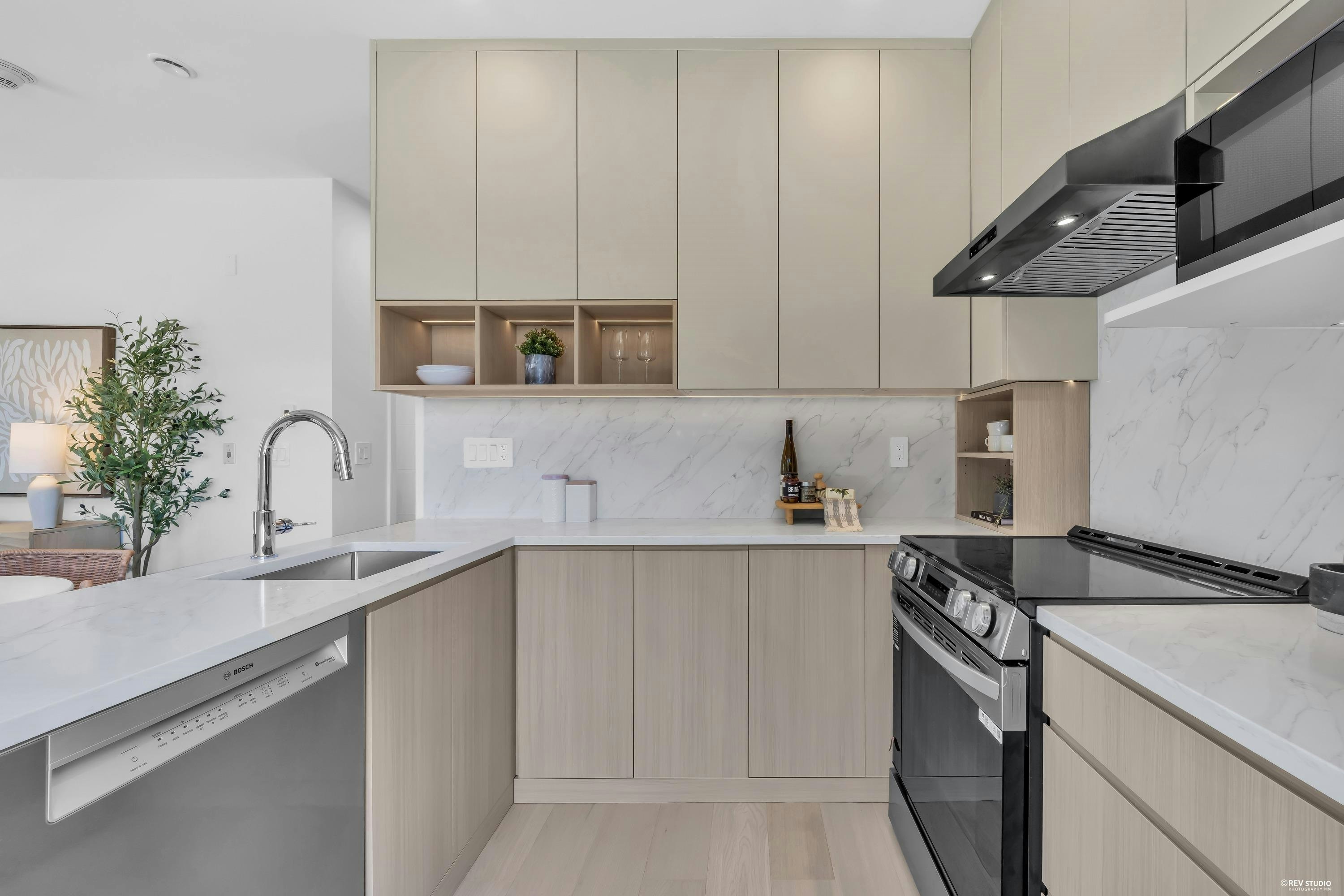 2-3800 Pender Street, Burnaby, BC, V5C 2L5 - 5