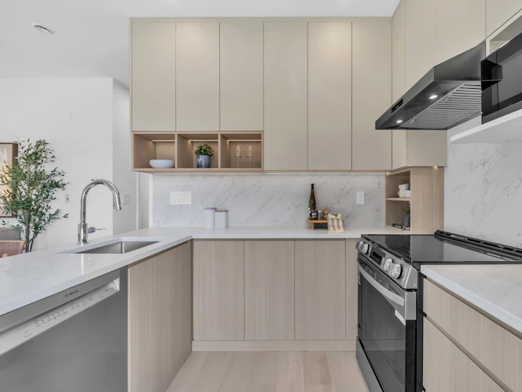 2-3800 Pender Street, Burnaby, BC, V5C 2L5 - 5