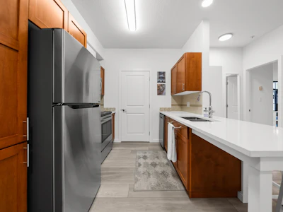 418-33318 E Bourquin Crescent - 5