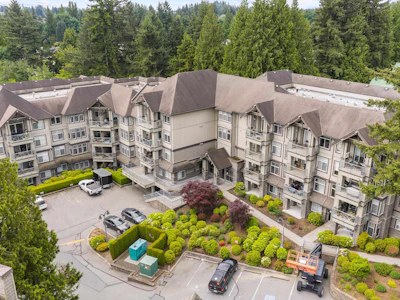 418-33318 E Bourquin Crescent - 2