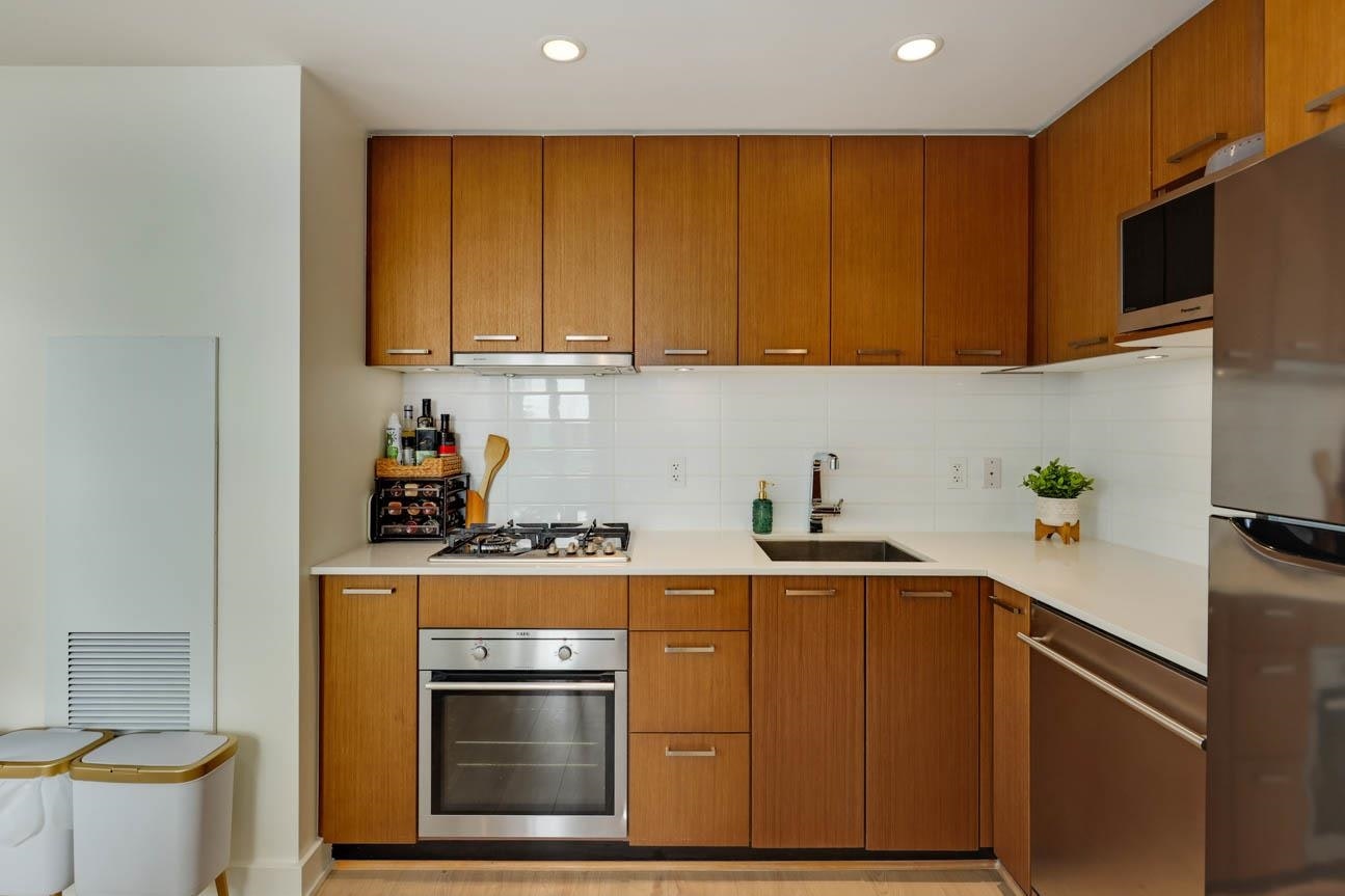 1207-1372 Seymour Street, Vancouver, BC, V6B 0L1 - 10