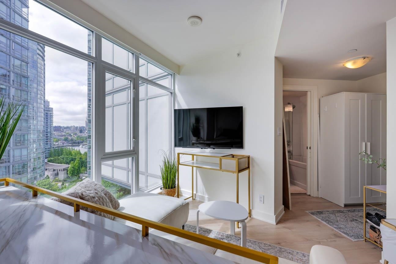 1207-1372 Seymour Street, Vancouver, BC, V6B 0L1 - 5