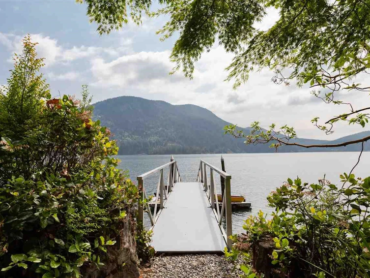 330 Sasamat Lane, North Vancouver, BC, V7G 2S4