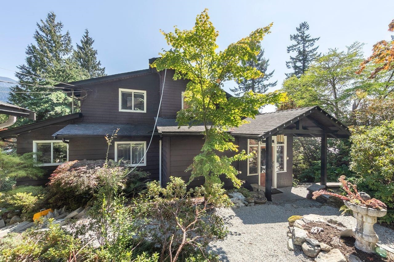 330 Sasamat Lane - 3
