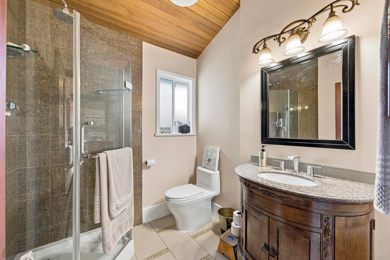 330 Sasamat Lane, North Vancouver, BC, V7G 2S4 - 23