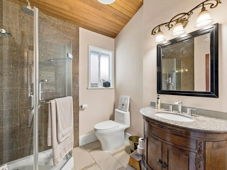 330 Sasamat Lane, North Vancouver, BC, V7G 2S4 - 23