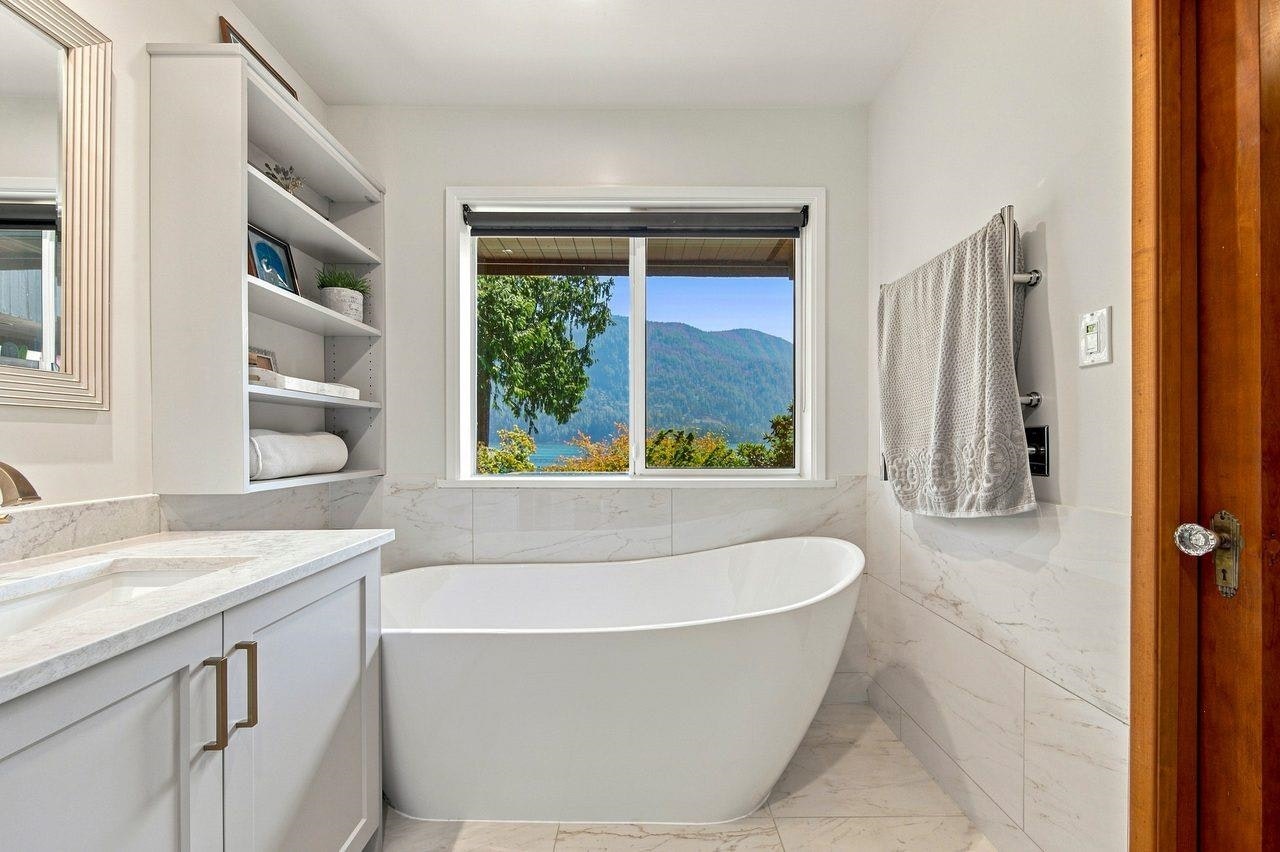 330 Sasamat Lane, North Vancouver, BC, V7G 2S4 - 27