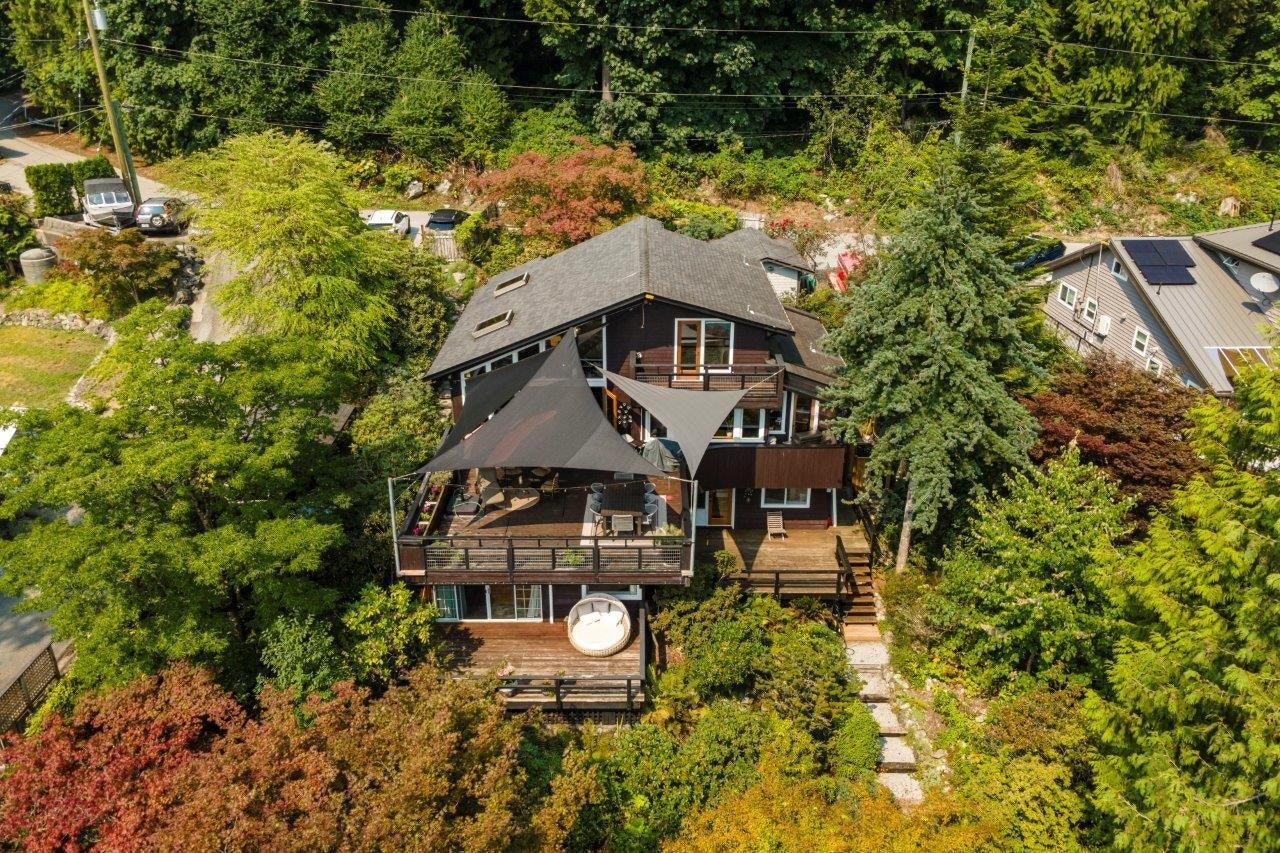 330 Sasamat Lane - 4