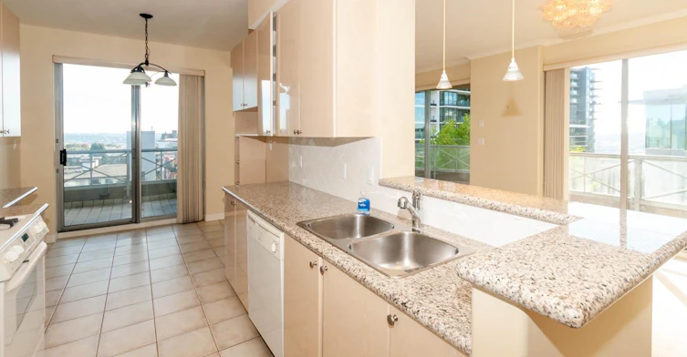 607-160 E 13th, North Vancouver, BC, V7L 4W8 - 6