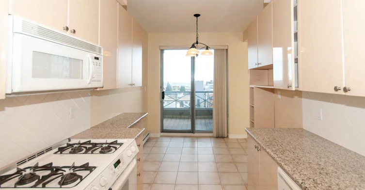 607-160 E 13th, North Vancouver, BC, V7L 4W8 - 7