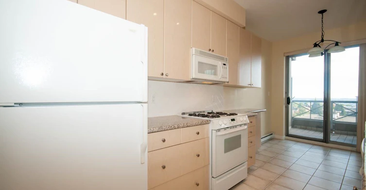 607-160 E 13th, North Vancouver, BC, V7L 4W8 - 5