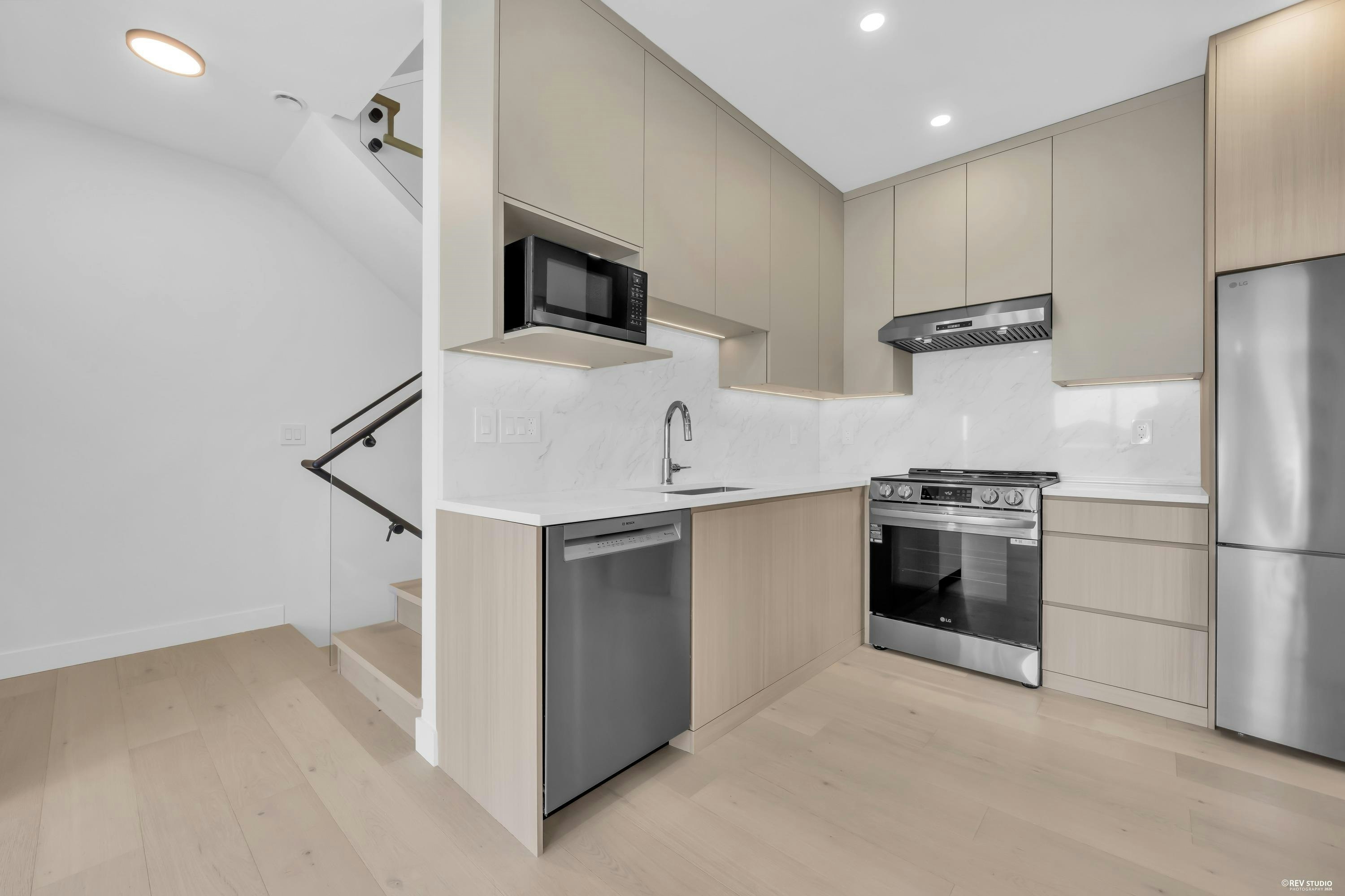 4-3800 Pender Street, Burnaby, BC, V5C 2L5 - 3