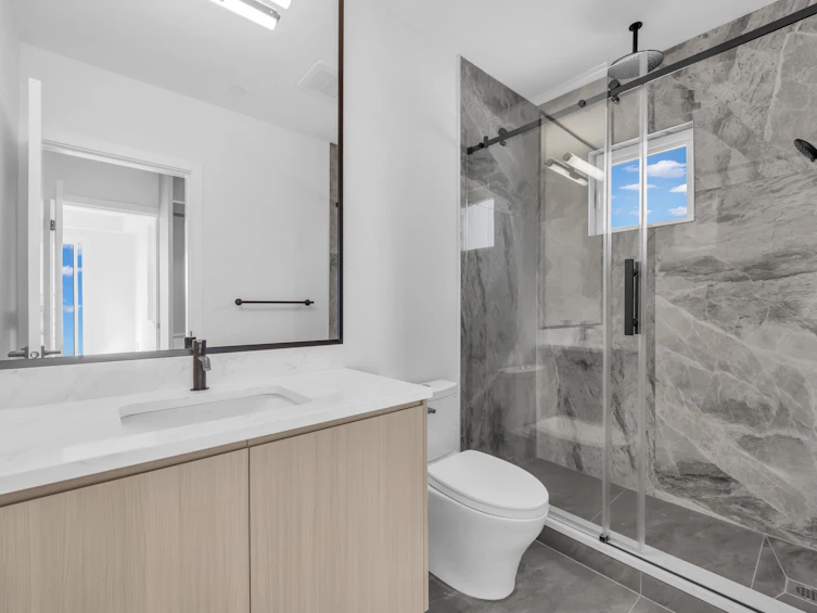4-3800 Pender Street, Burnaby, BC, V5C 2L5 - 9