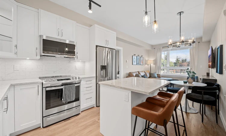 A524-8233 208b Street Street